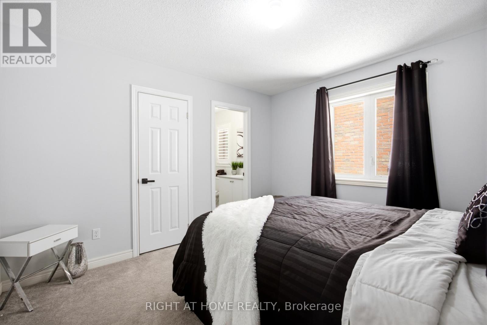 216 GREENWOOD ROAD - 32