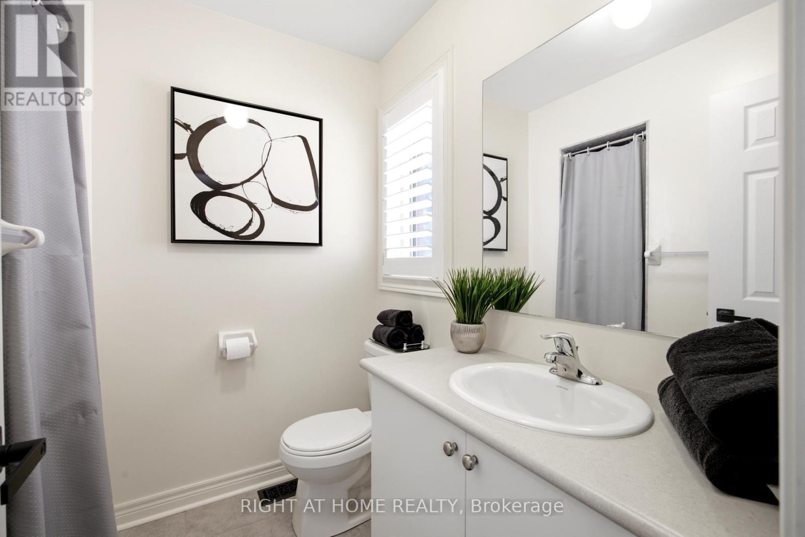 216 GREENWOOD ROAD - 33