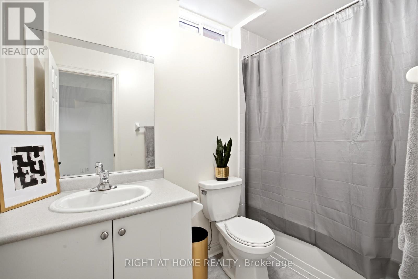 216 GREENWOOD ROAD - 40