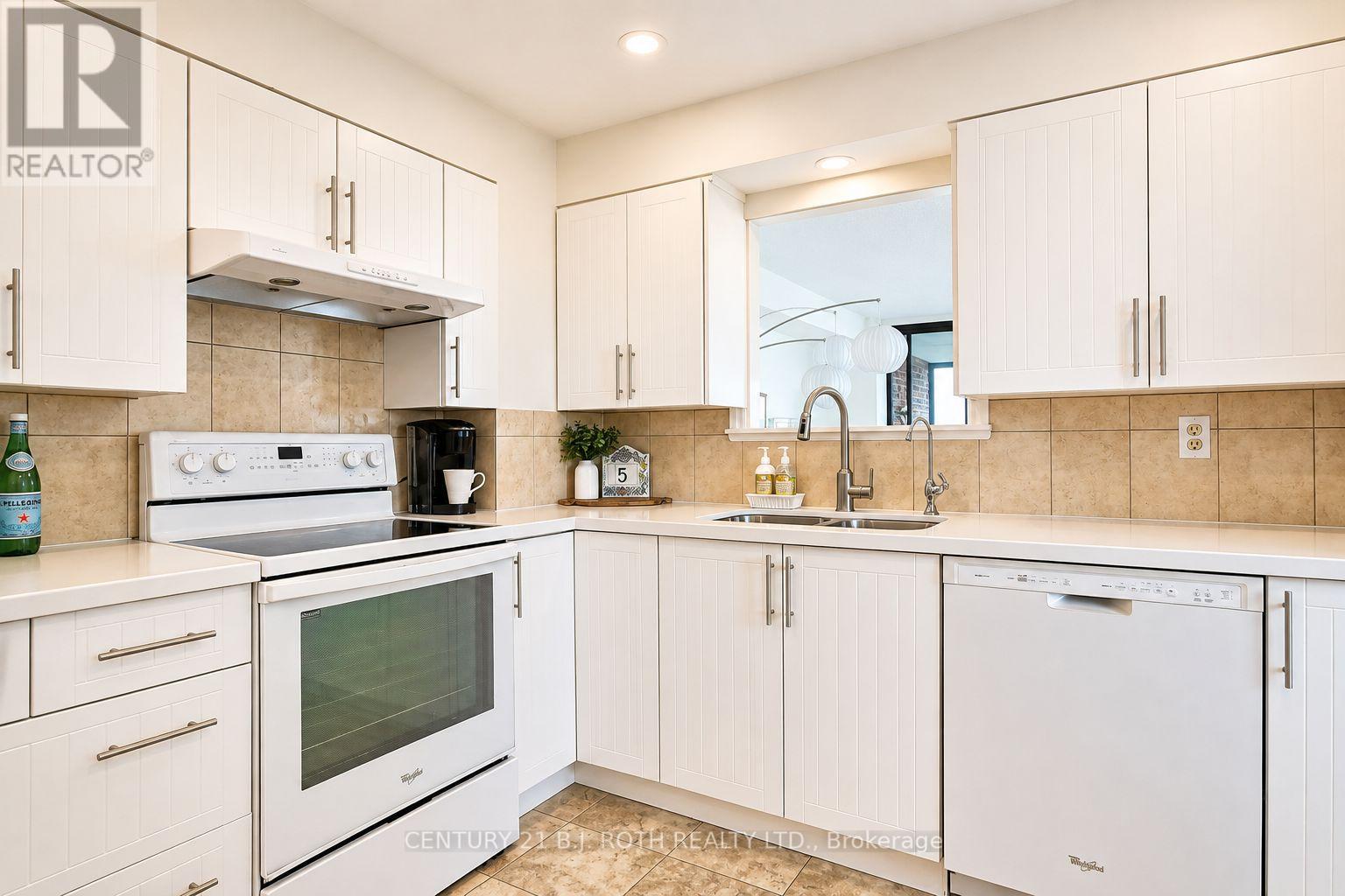 #508 181 COLLIER STREET - Image 17