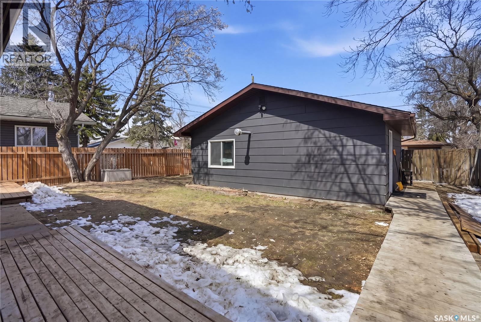 56 Iroquois STREET W - 42