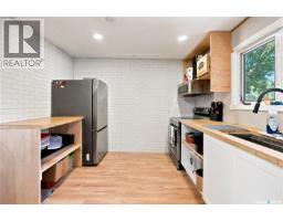 Bedroom - 56 Iroquois Street W, Moose Jaw, SK S6H5A5 Photo 15