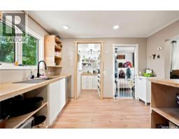 56 Iroquois Street W, Moose Jaw, SK S6H5A5 Photo 17