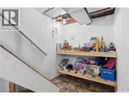 56 Iroquois Street W, Moose Jaw, SK S6H5A5 Photo 32