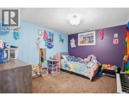 56 Iroquois Street W, Moose Jaw, SK S6H5A5 Photo 33