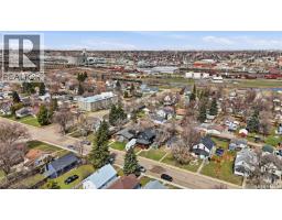 56 Iroquois Street W, Moose Jaw, SK S6H5A5 Photo 52