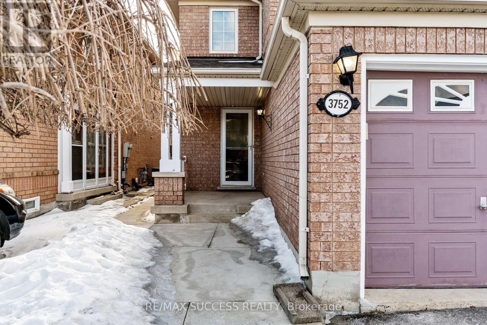 3752 MILKWOOD CRESCENT - 3