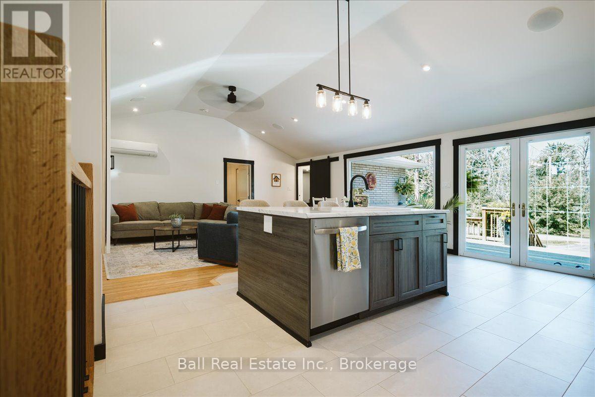 78 LAKESHORE BOULEVARD - 7
