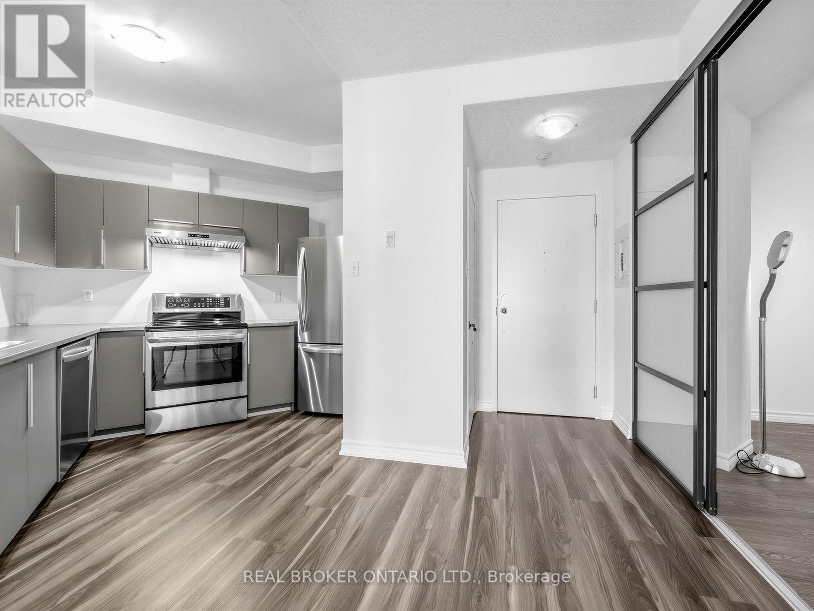 #1011 135 JAMES STREET S - 3