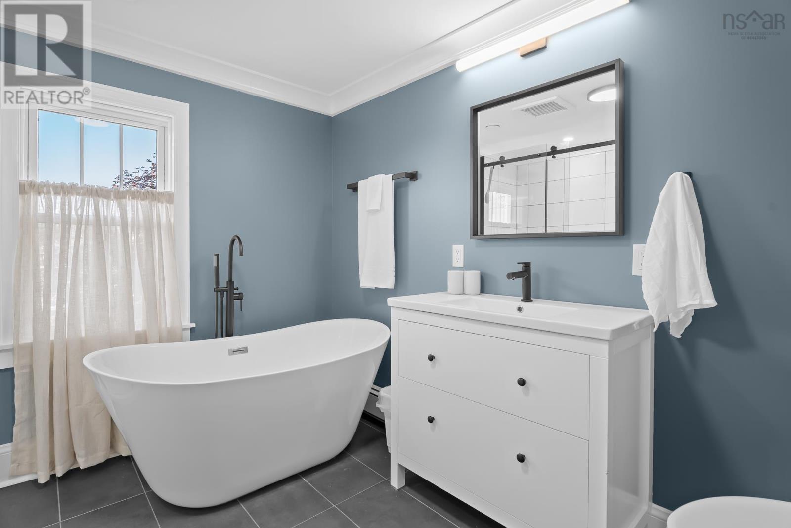 55 Lawrence Street - 22