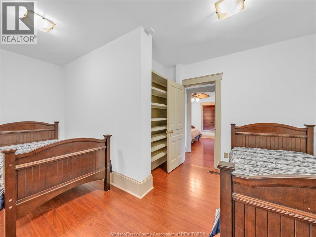 883 MONMOUTH ROAD - 29