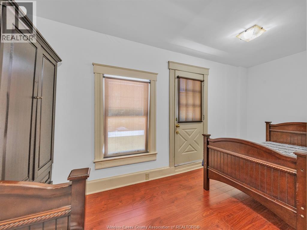 883 MONMOUTH ROAD - 28