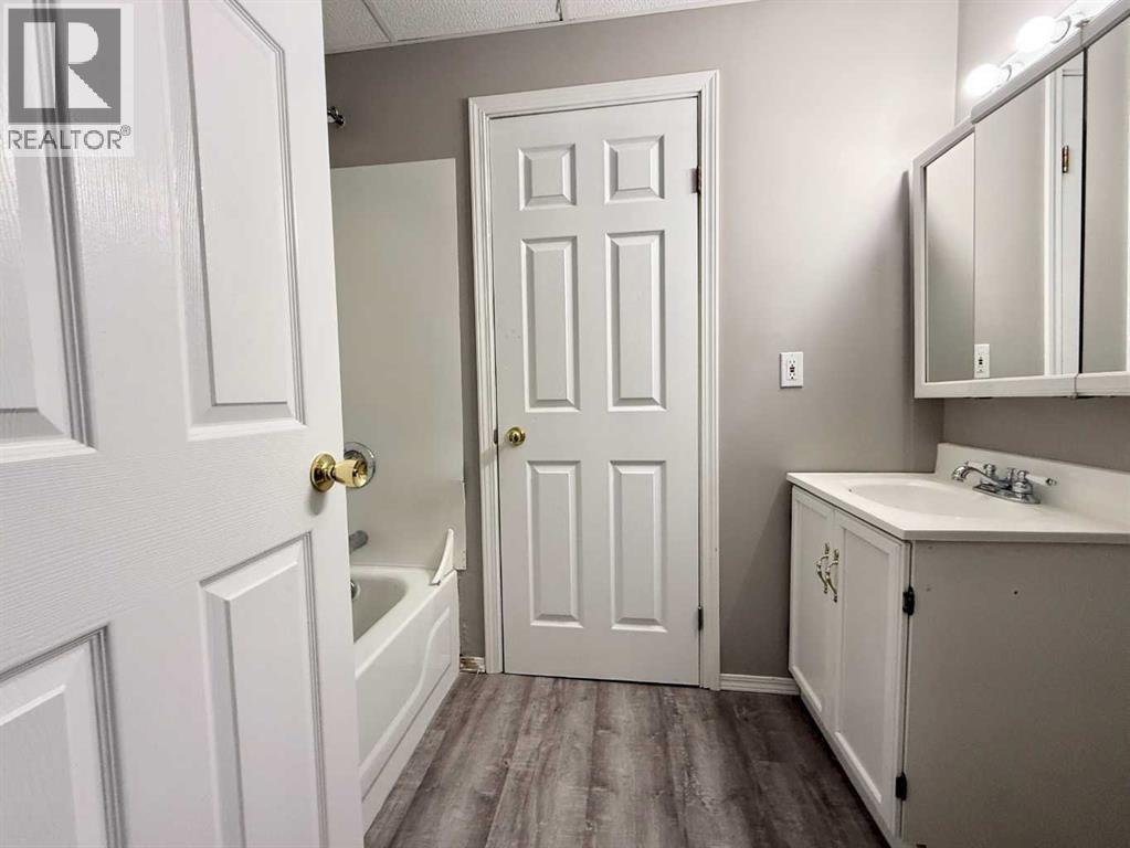 528 16 Street - Photo 23