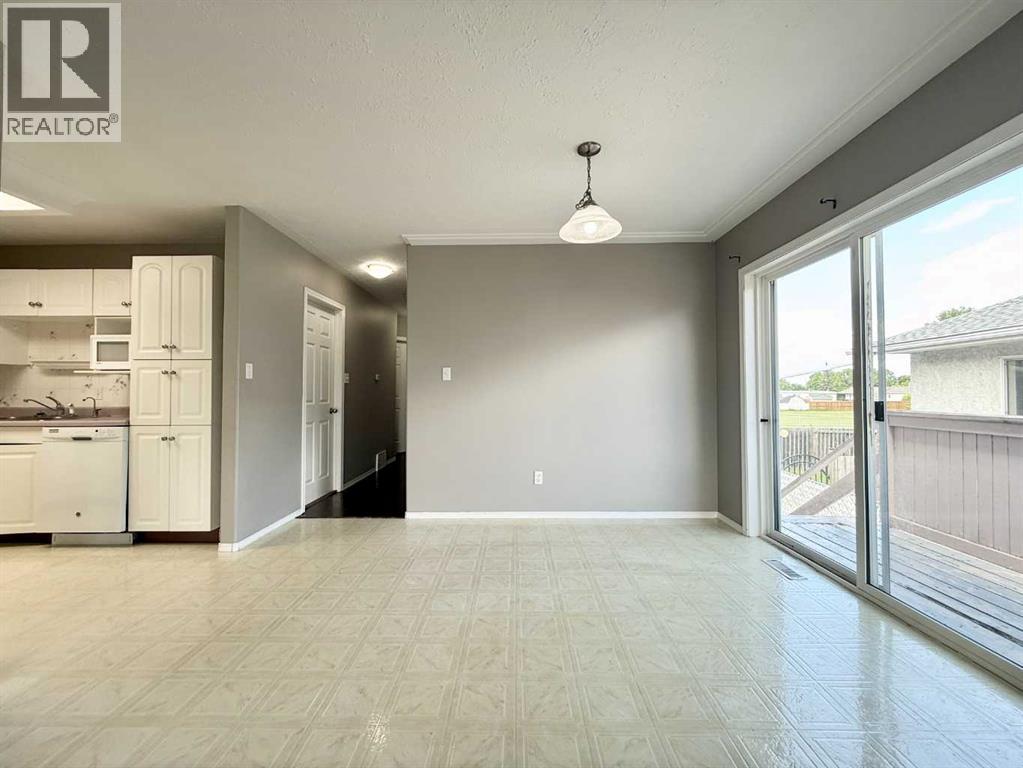 528 16 Street - Photo 8