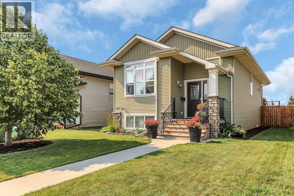 212 Cedar Square - 1