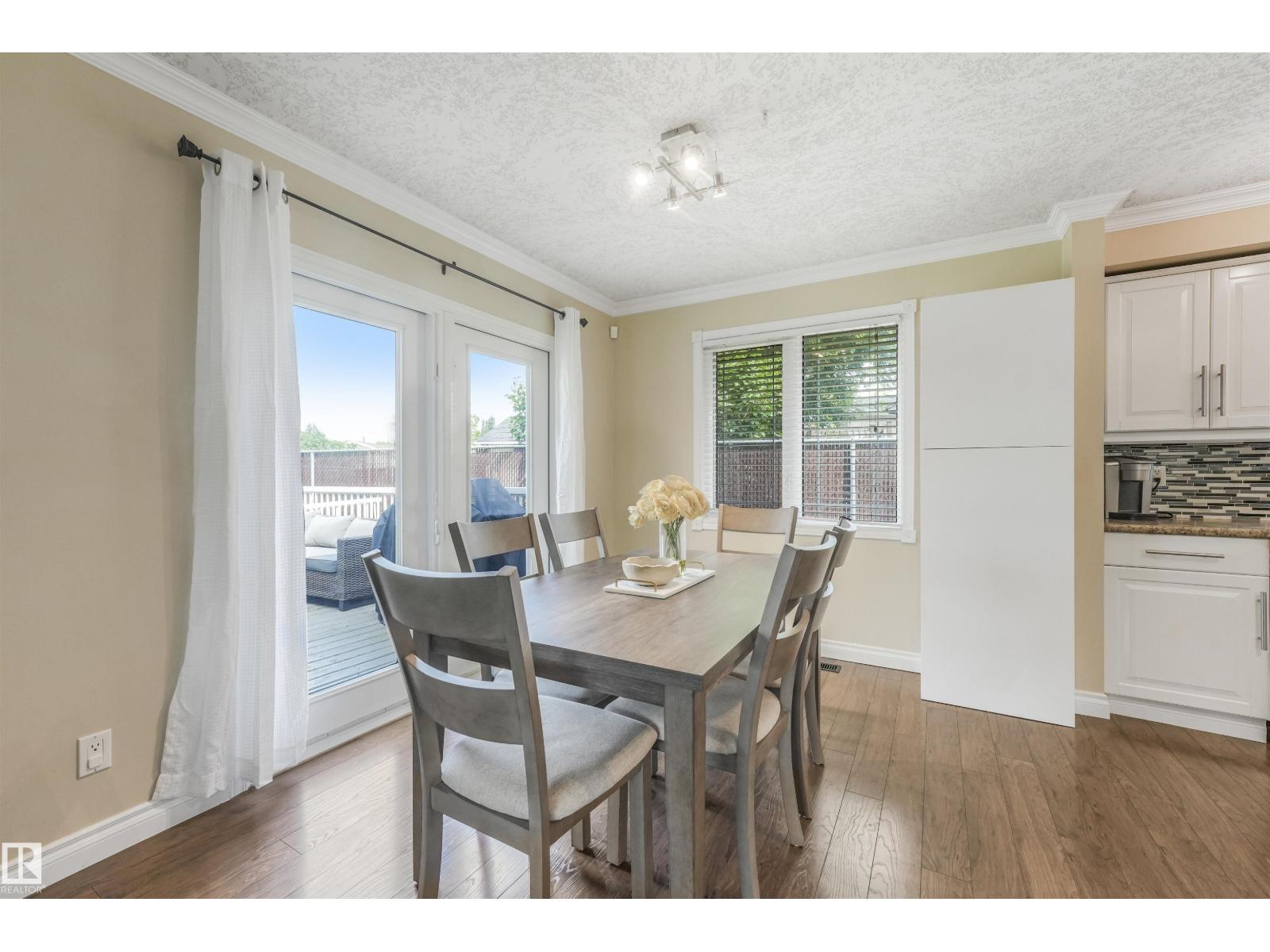141 CAMELOT AV - Image 17