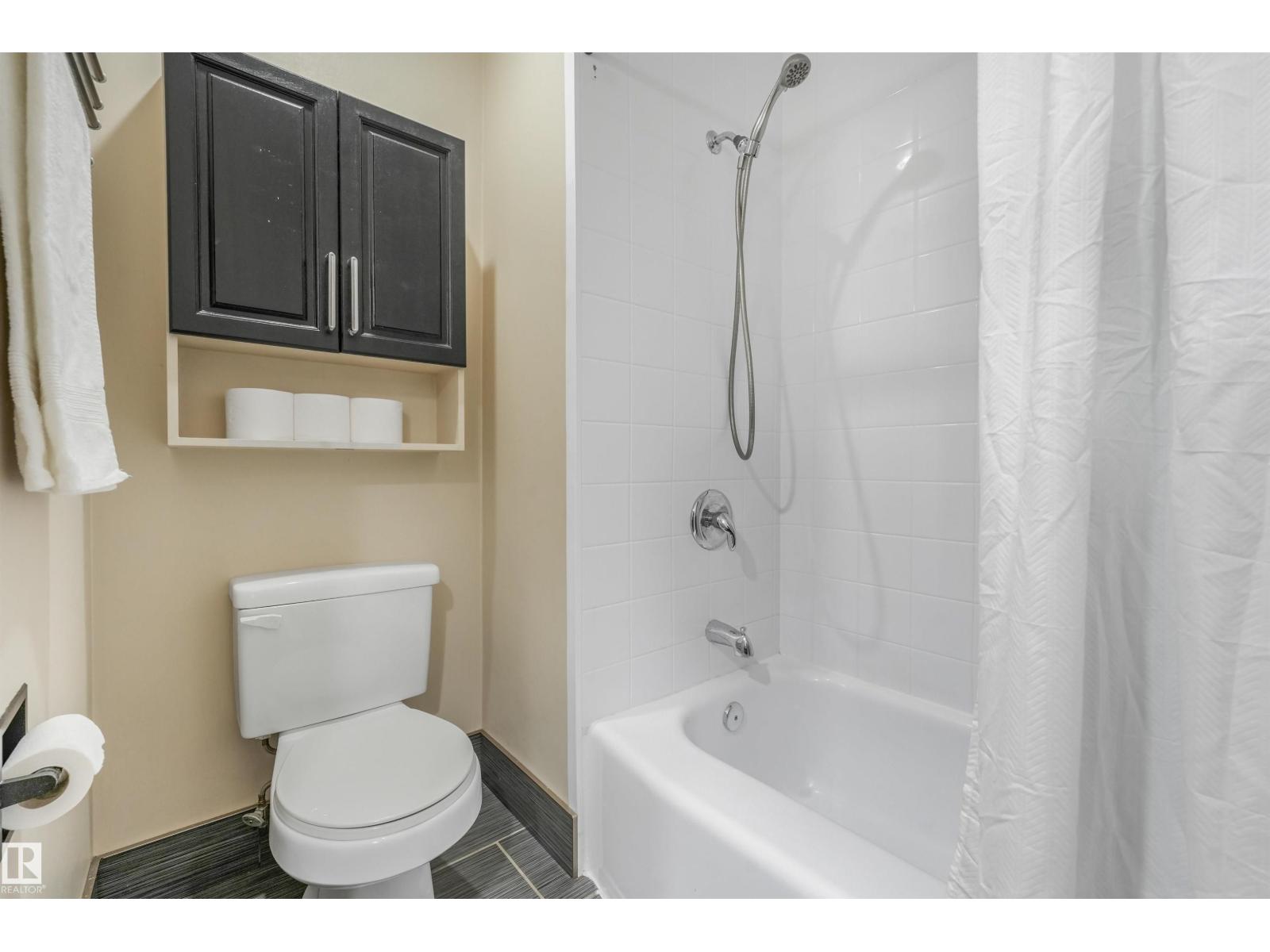 141 CAMELOT AV - 36