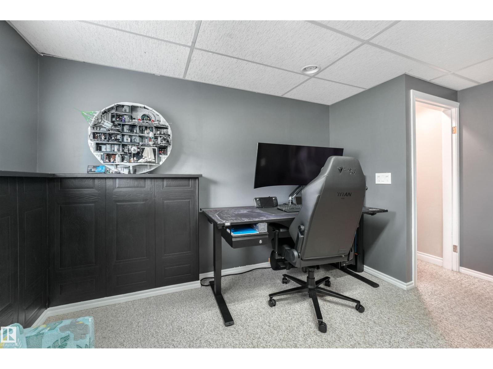141 CAMELOT AV - Image 39