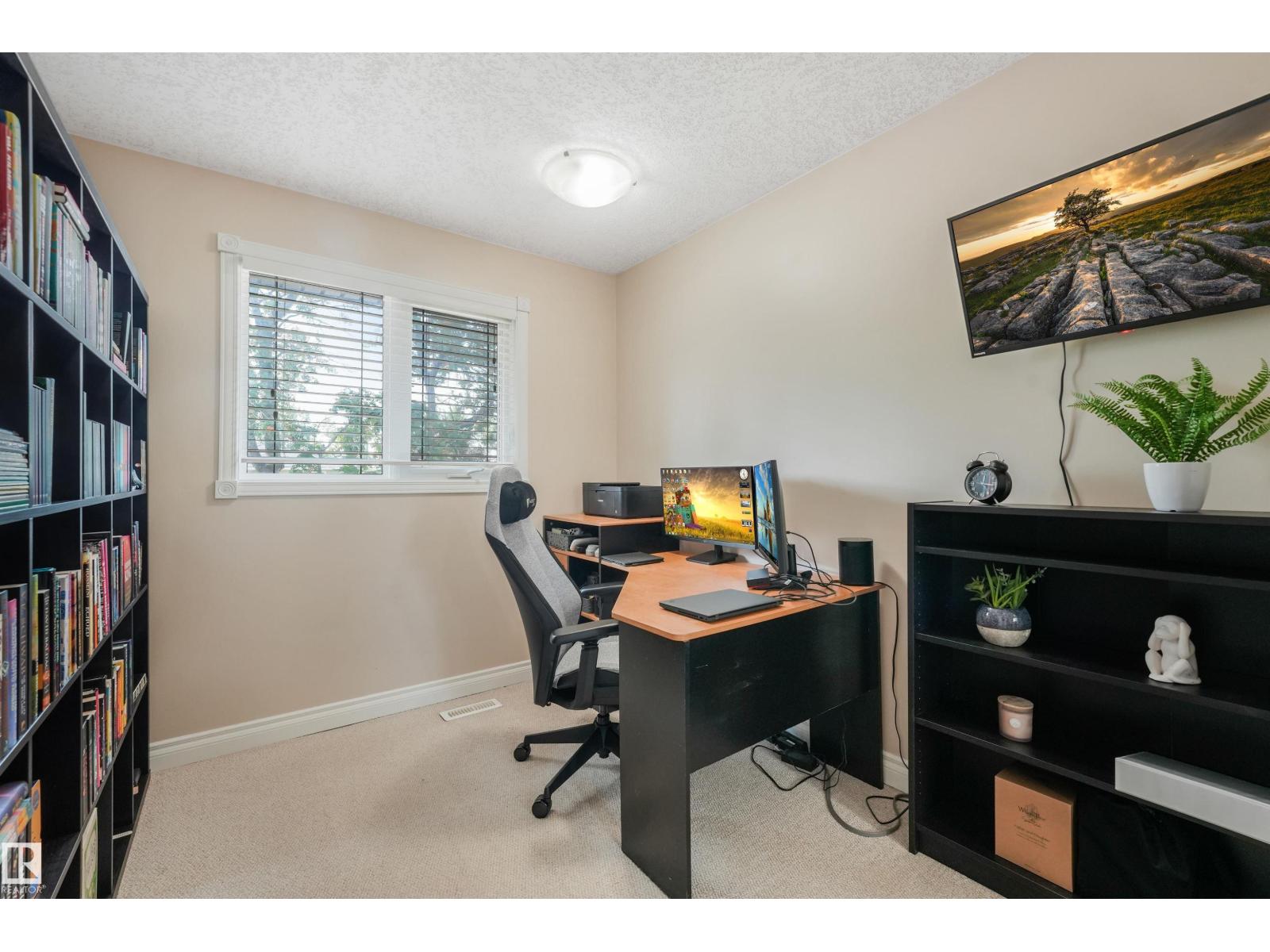 141 CAMELOT AV - 31