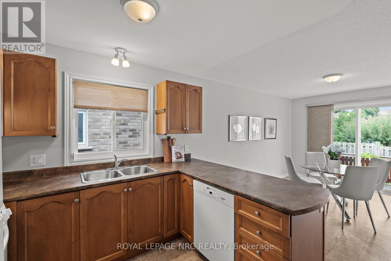 3988 SUNSET LANE - Image 10