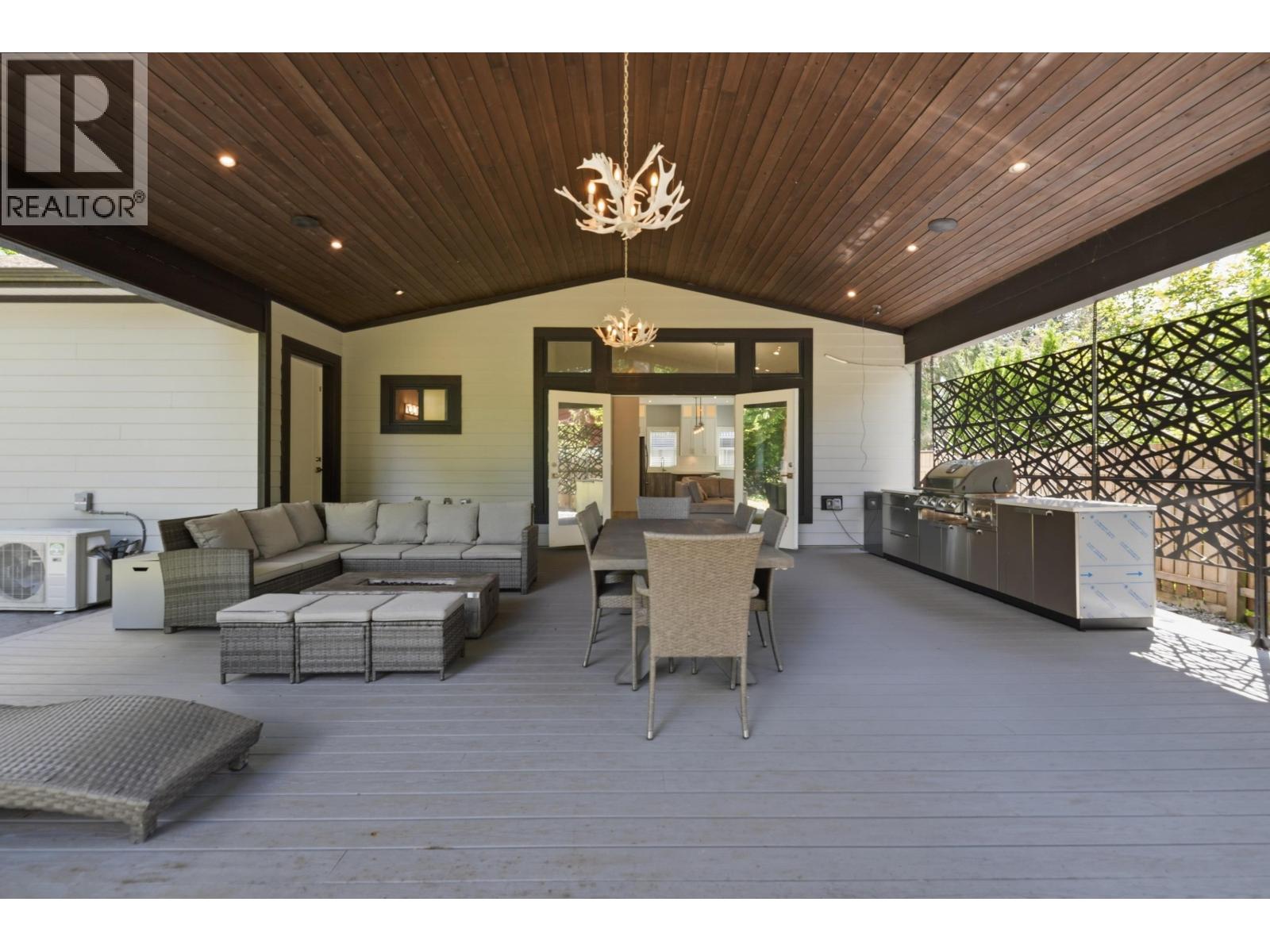 23257 DOGWOOD AVENUE, Maple Ridge — photo 3