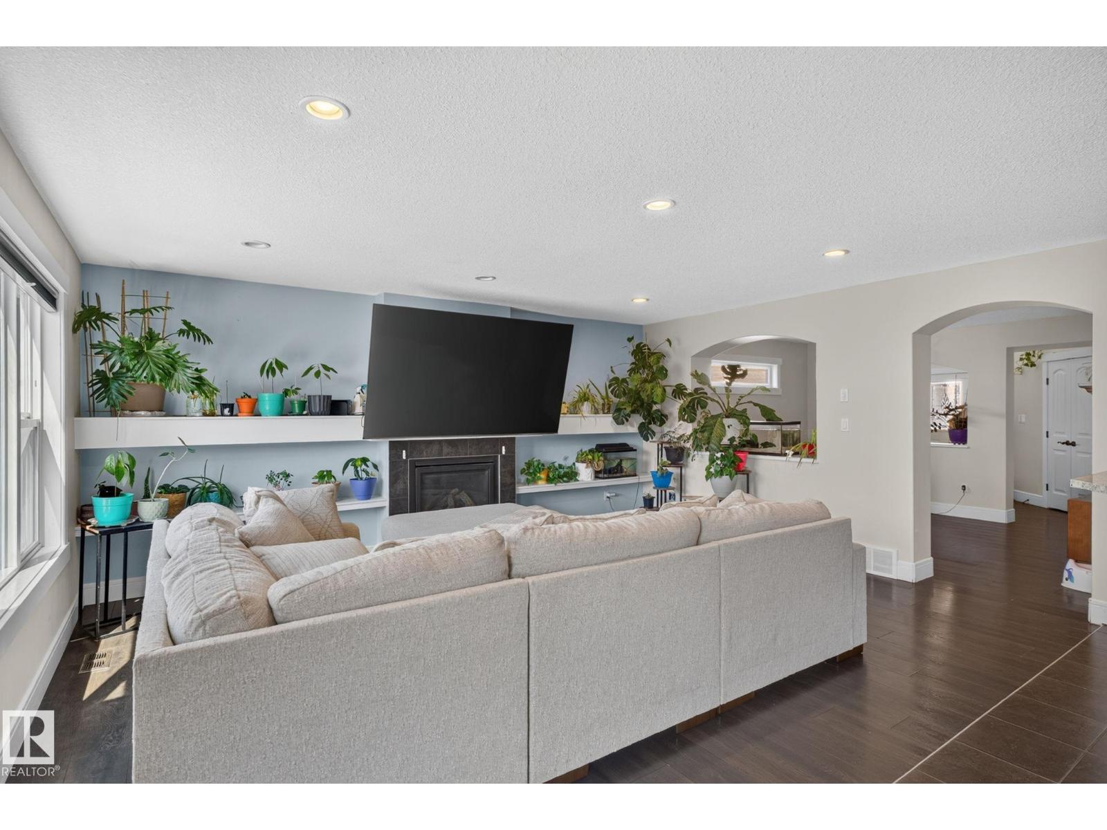 3343 21 AV NW - Image 12