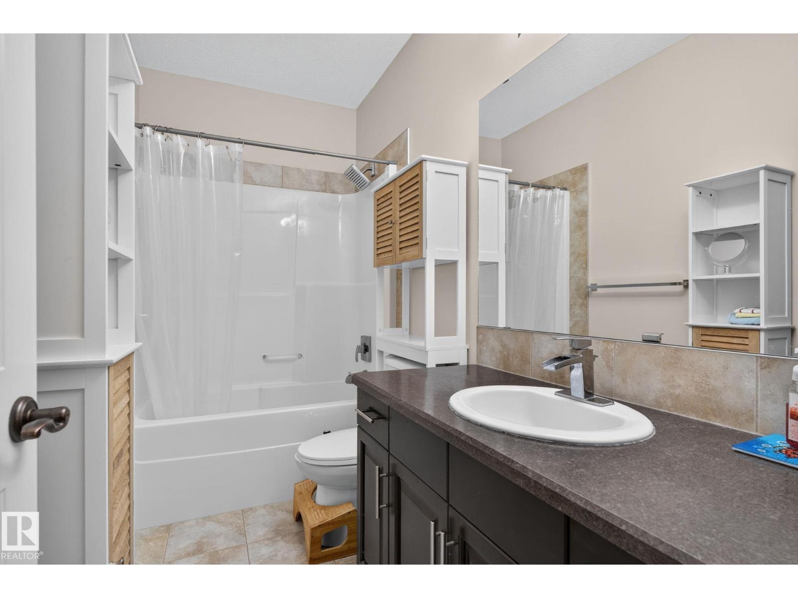3343 21 AV NW - Image 42