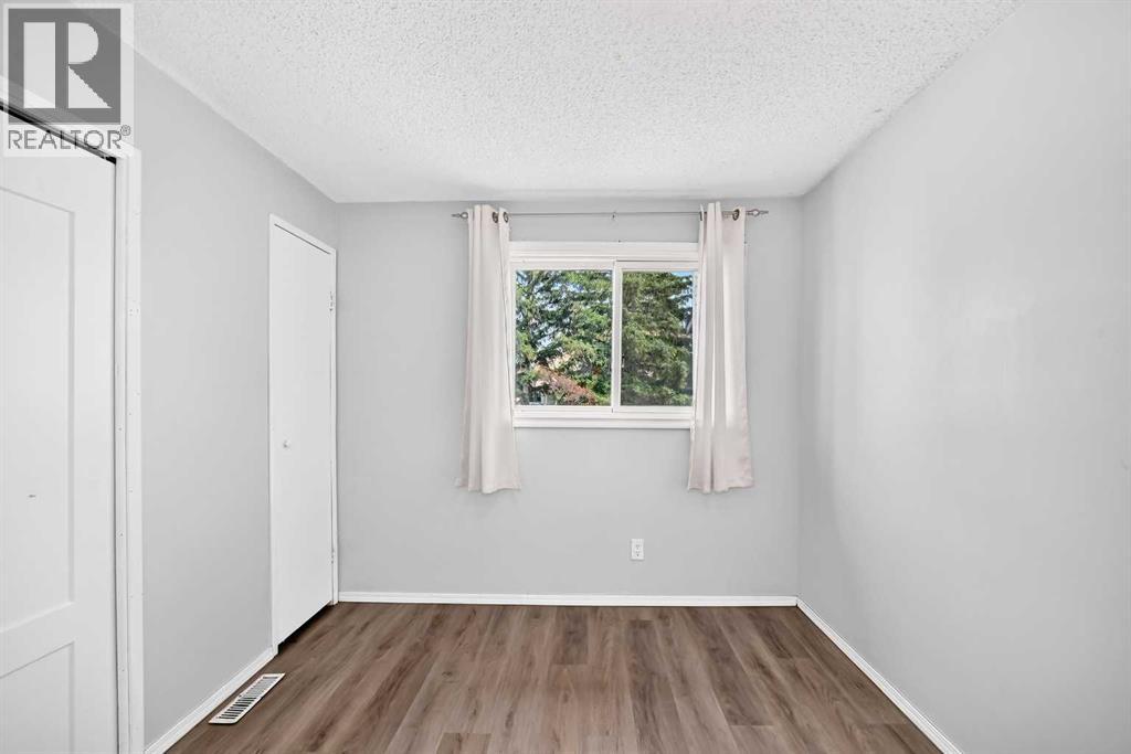 11 Falshire Terrace NE - 16