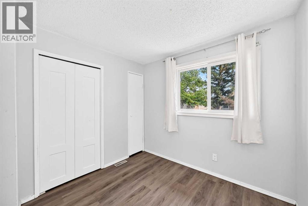 11 Falshire Terrace NE - 17