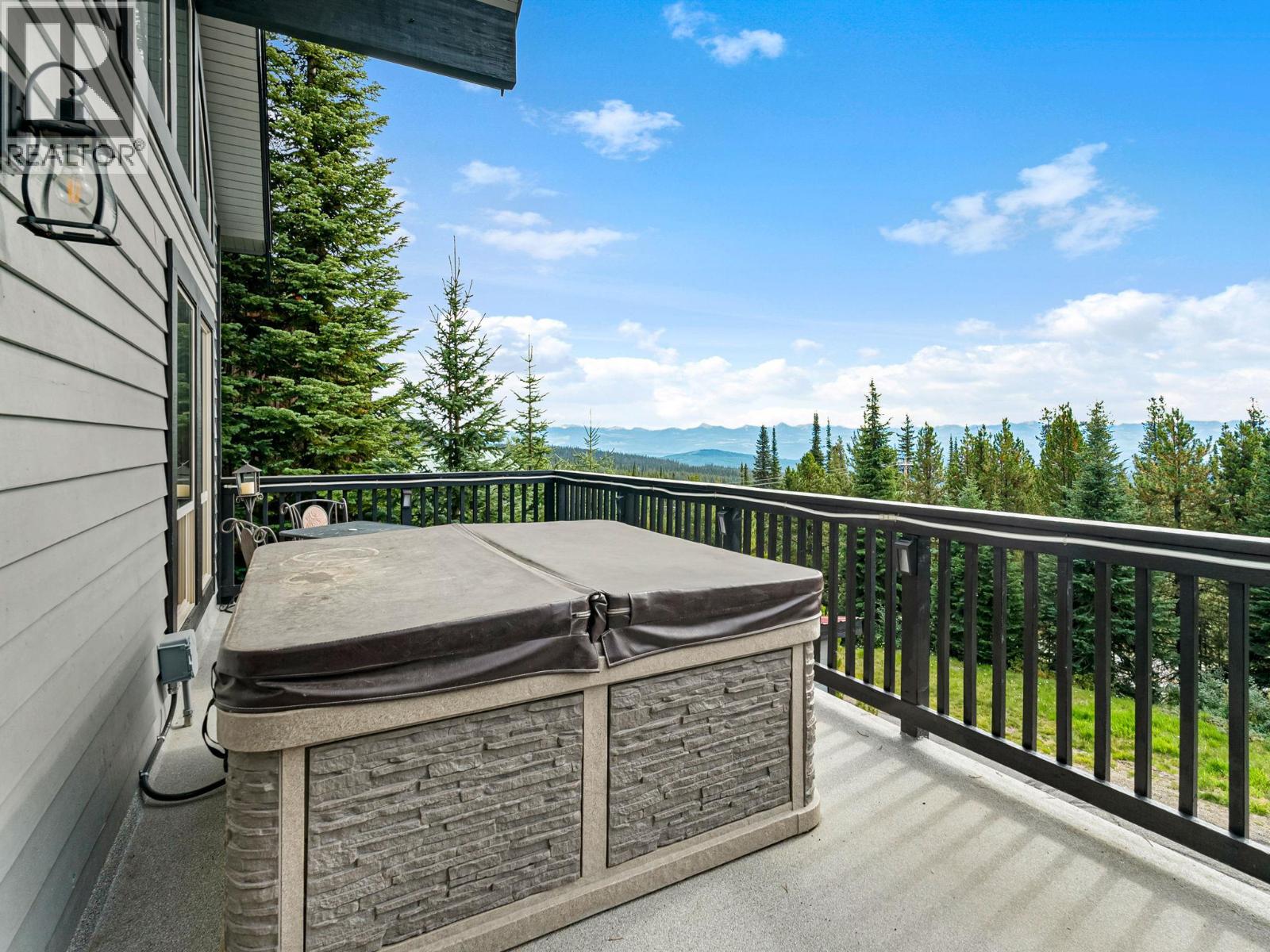4833 Snow Pines Road, Big White
