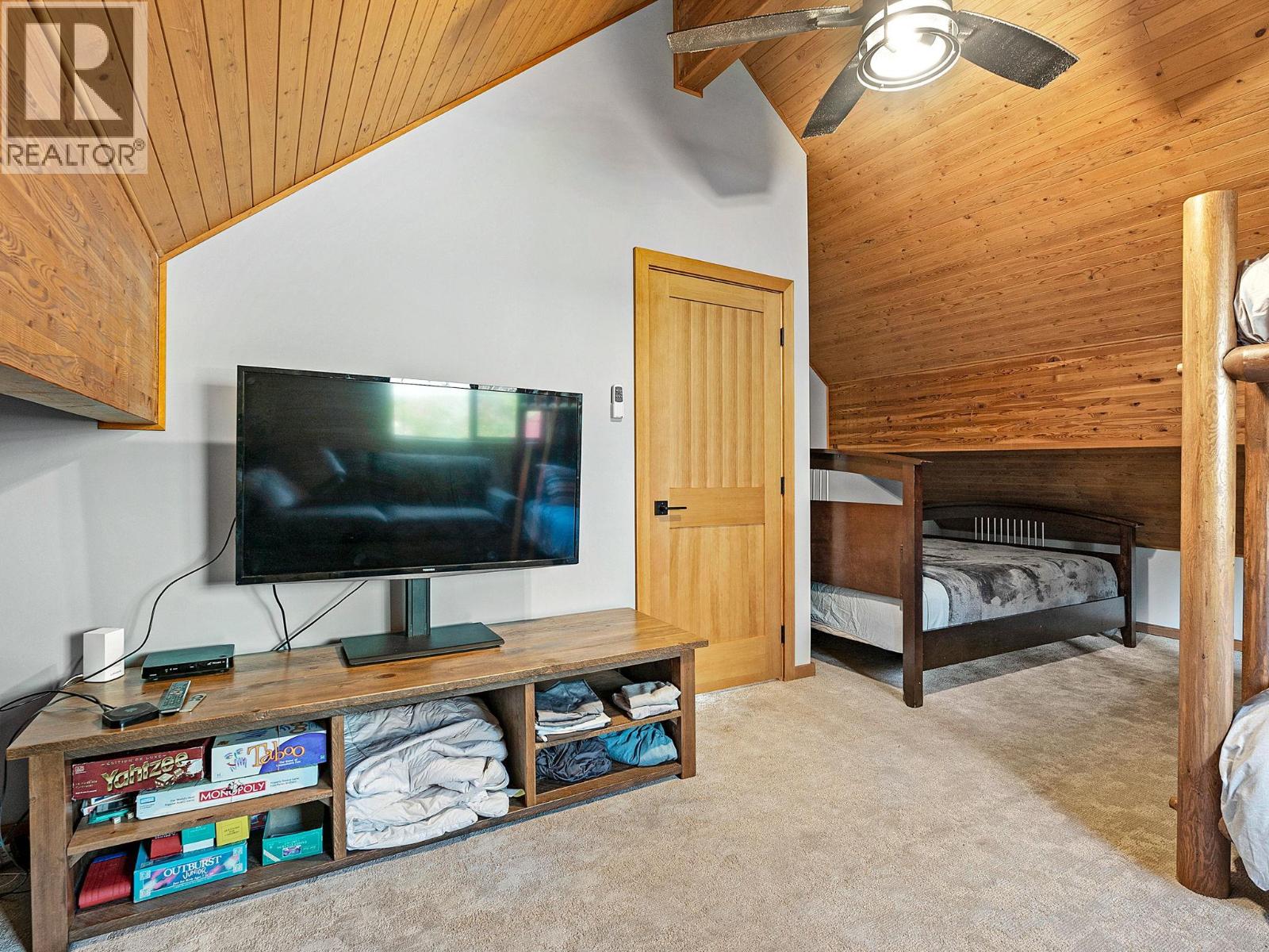 4833 Snow Pines Road, Big White