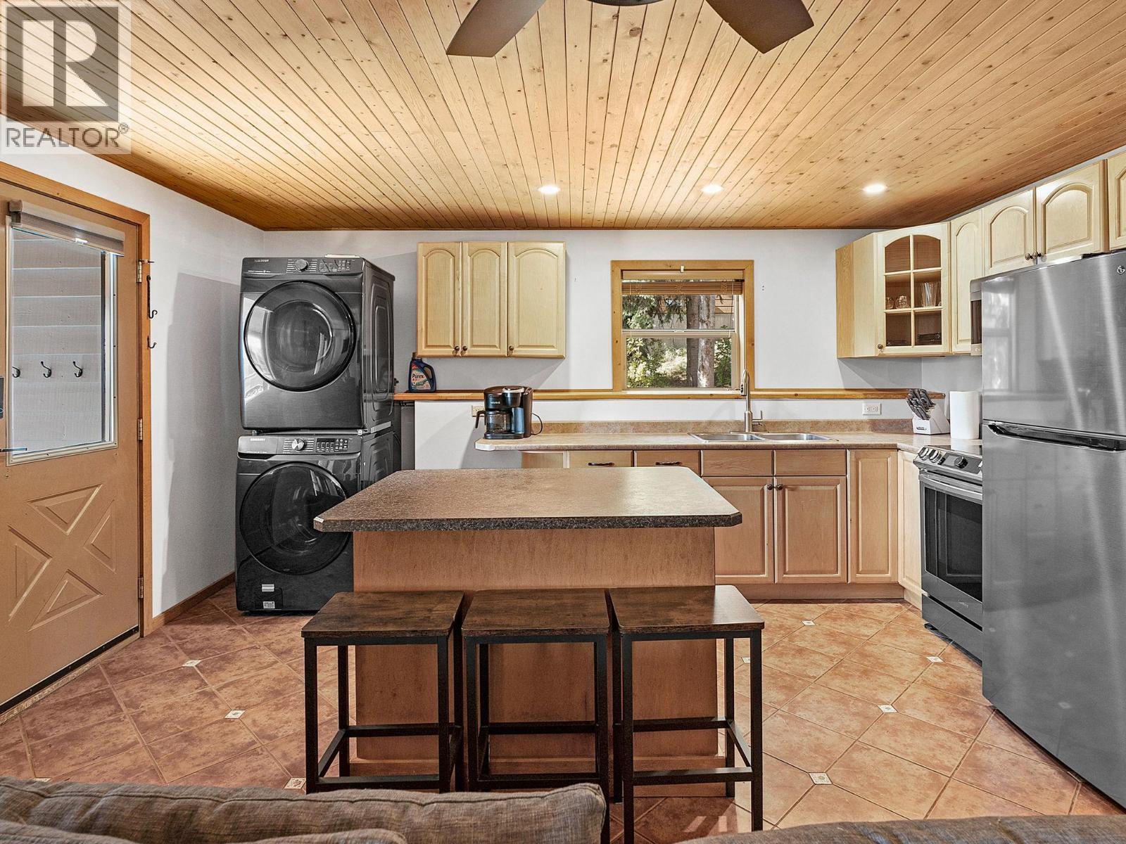 4833 Snow Pines Road, Big White