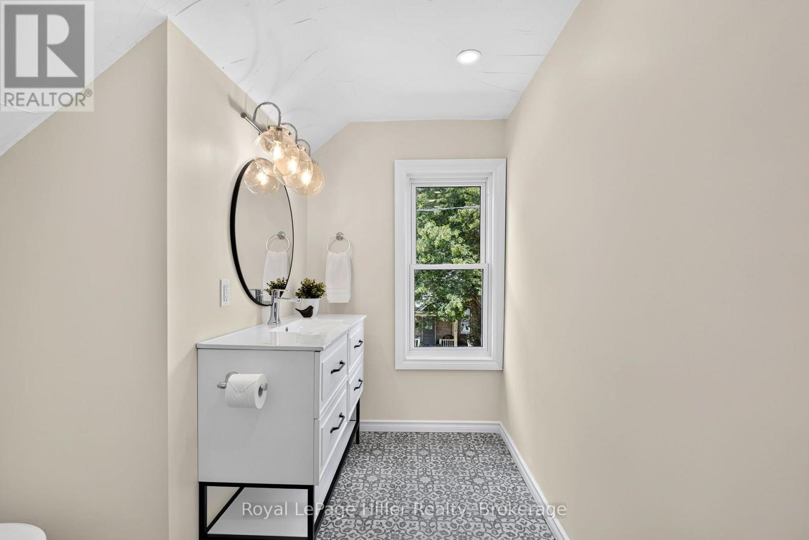 137 REBECCA STREET - Image 29