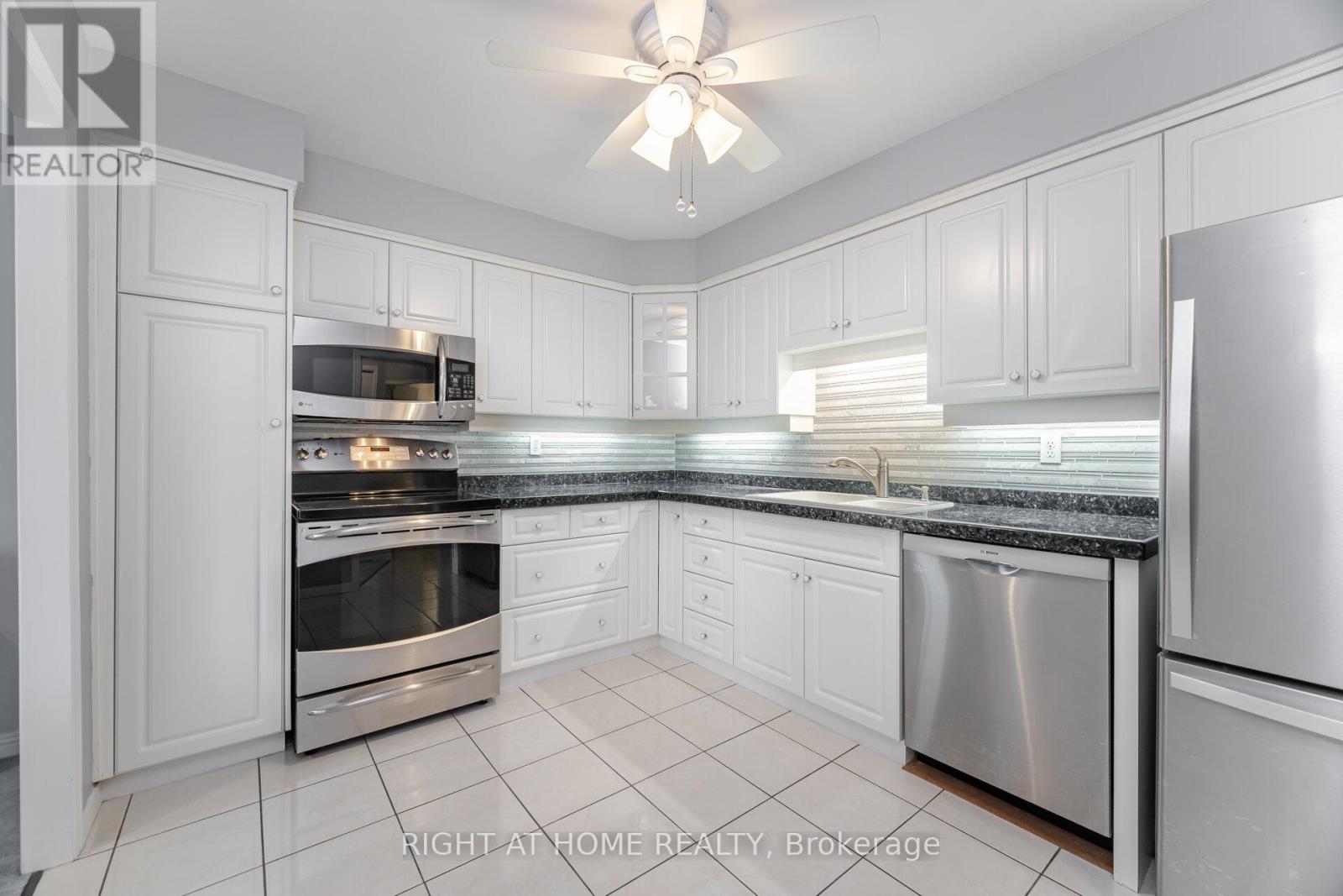 #201 166 MOUNTAIN PARK AVENUE - Image 10