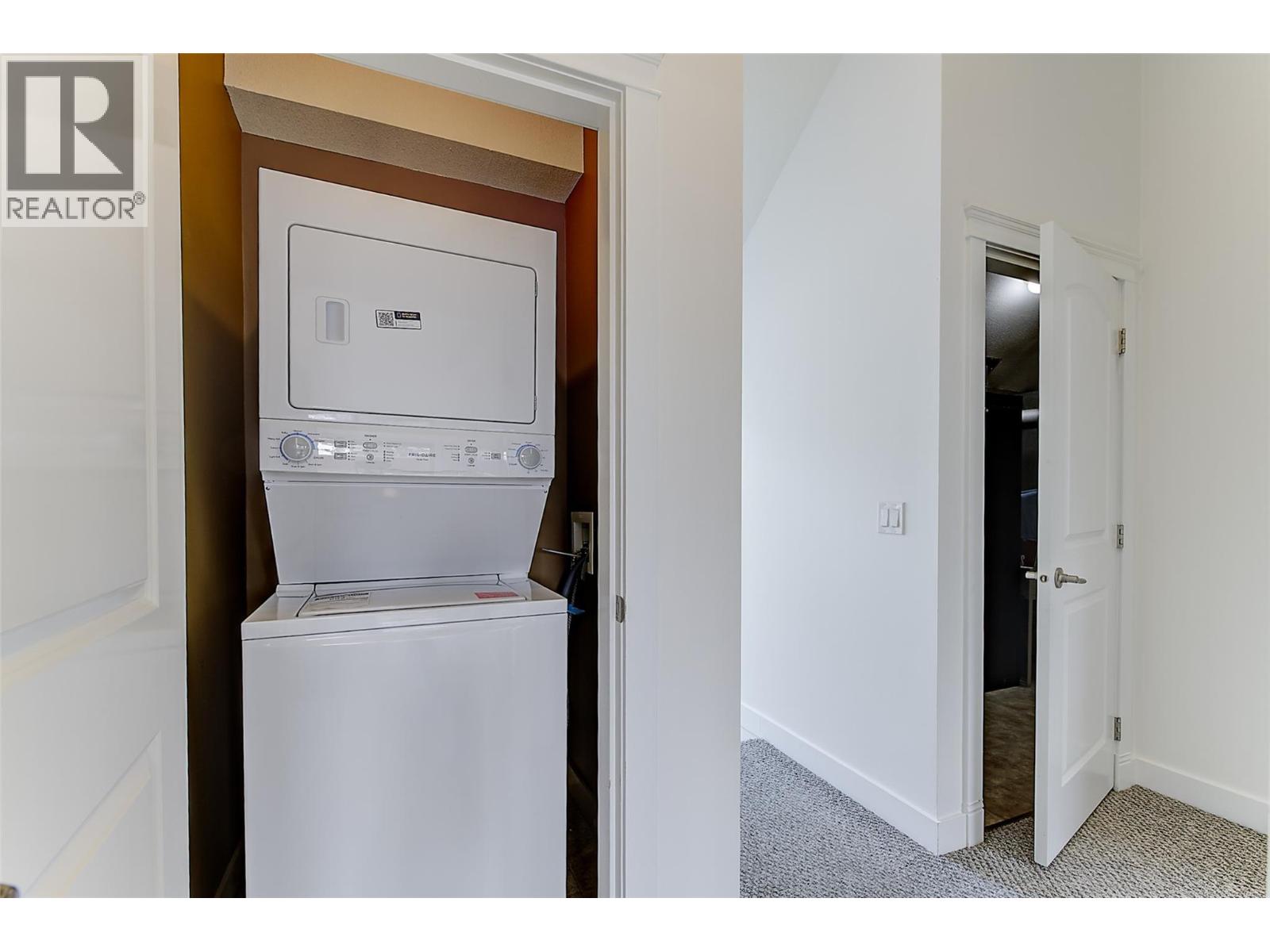 204 1795 Country Club Drive, Kelowna