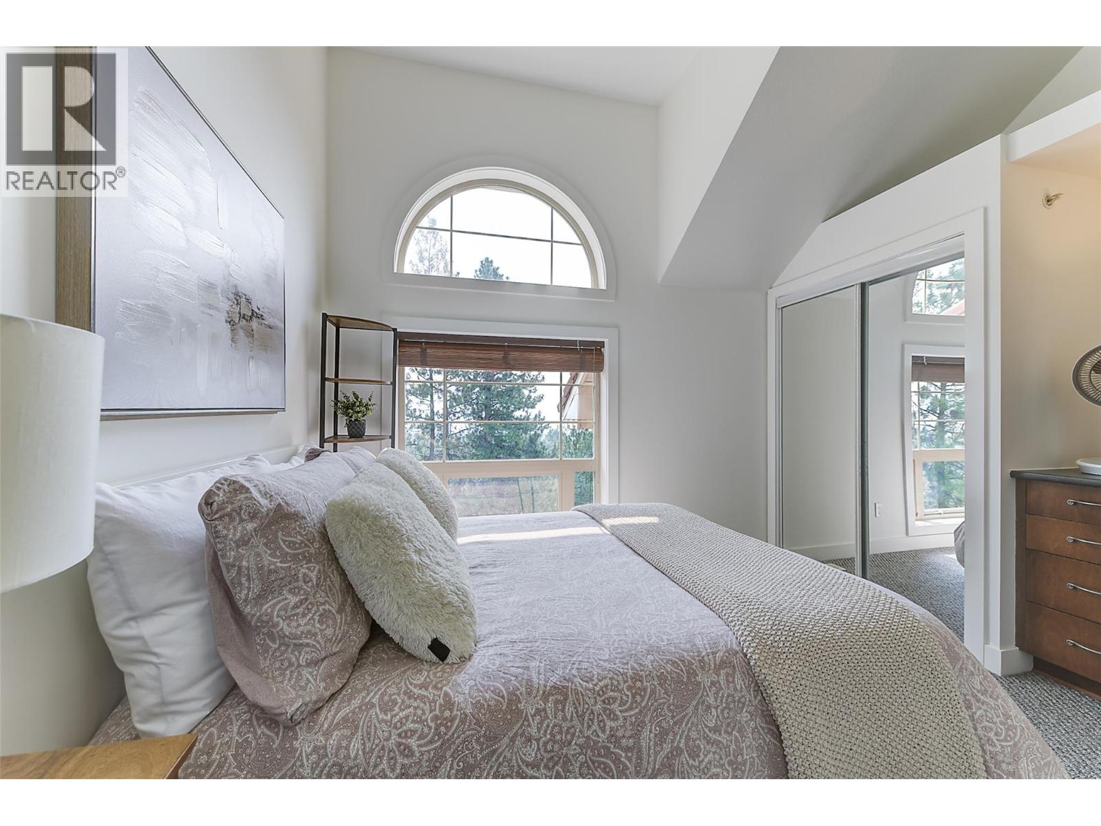 204 1795 Country Club Drive, Kelowna