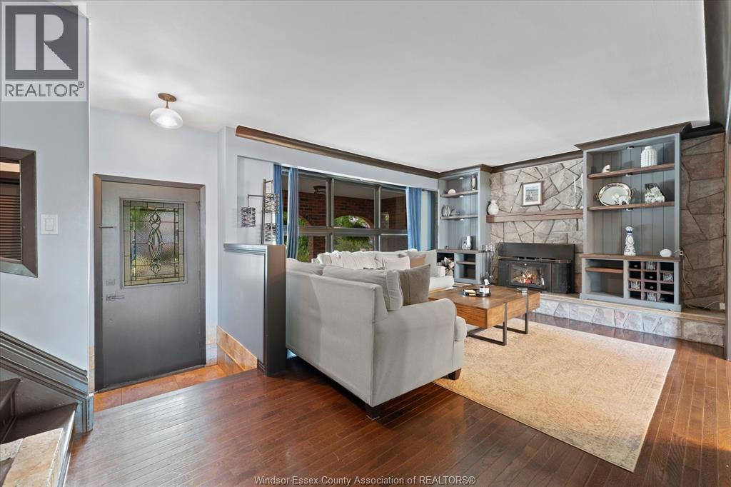 4060 KENNEDY DRIVE - 9