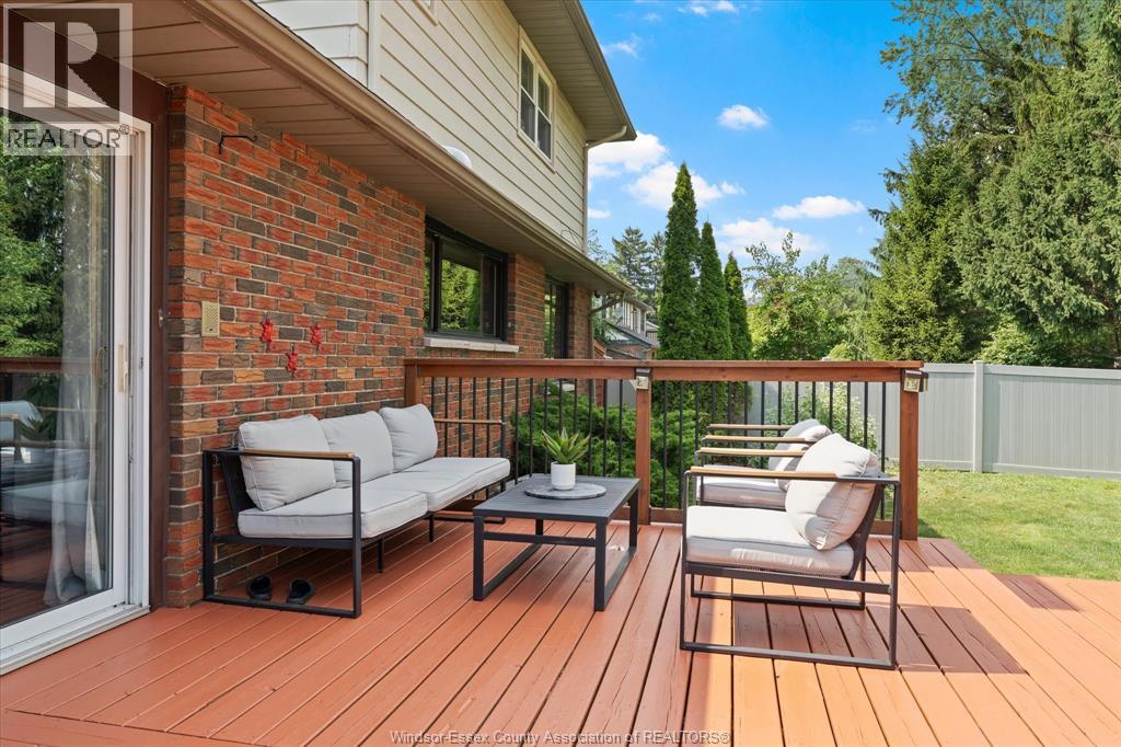 4060 KENNEDY DRIVE - 29
