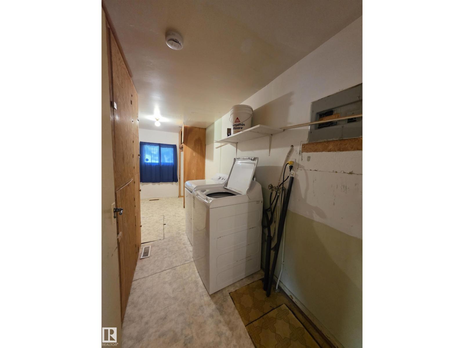 4812 48 AV - Image 17