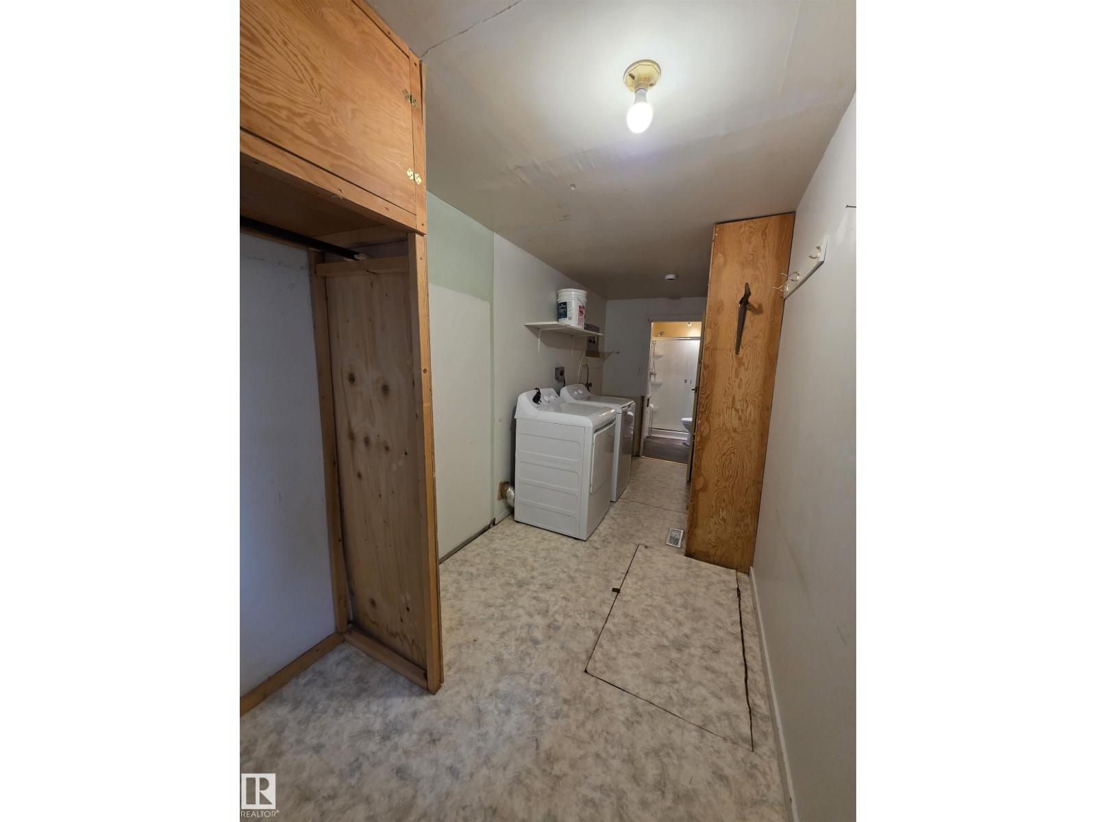 4812 48 AV - Image 18