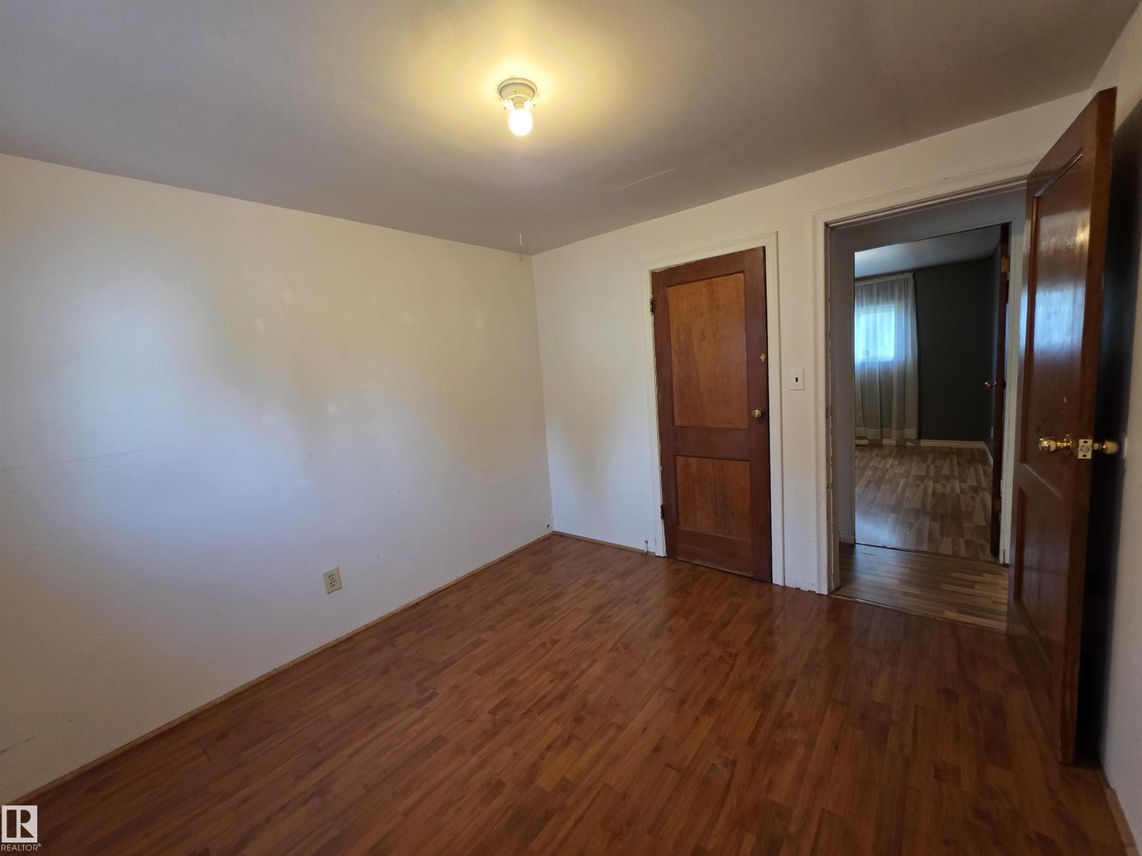 4812 48 AV - Image 12