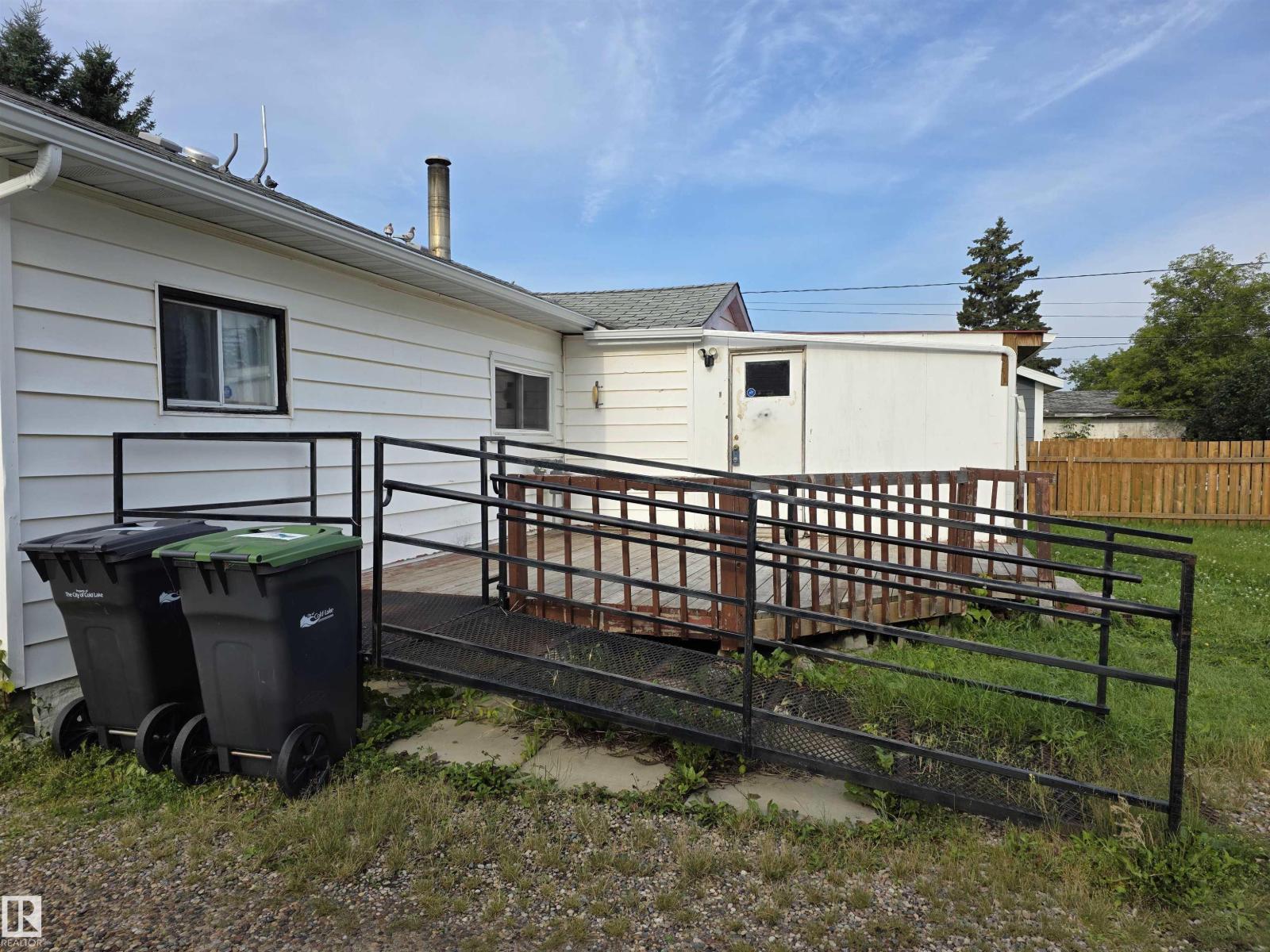 4812 48 AV - Image 4