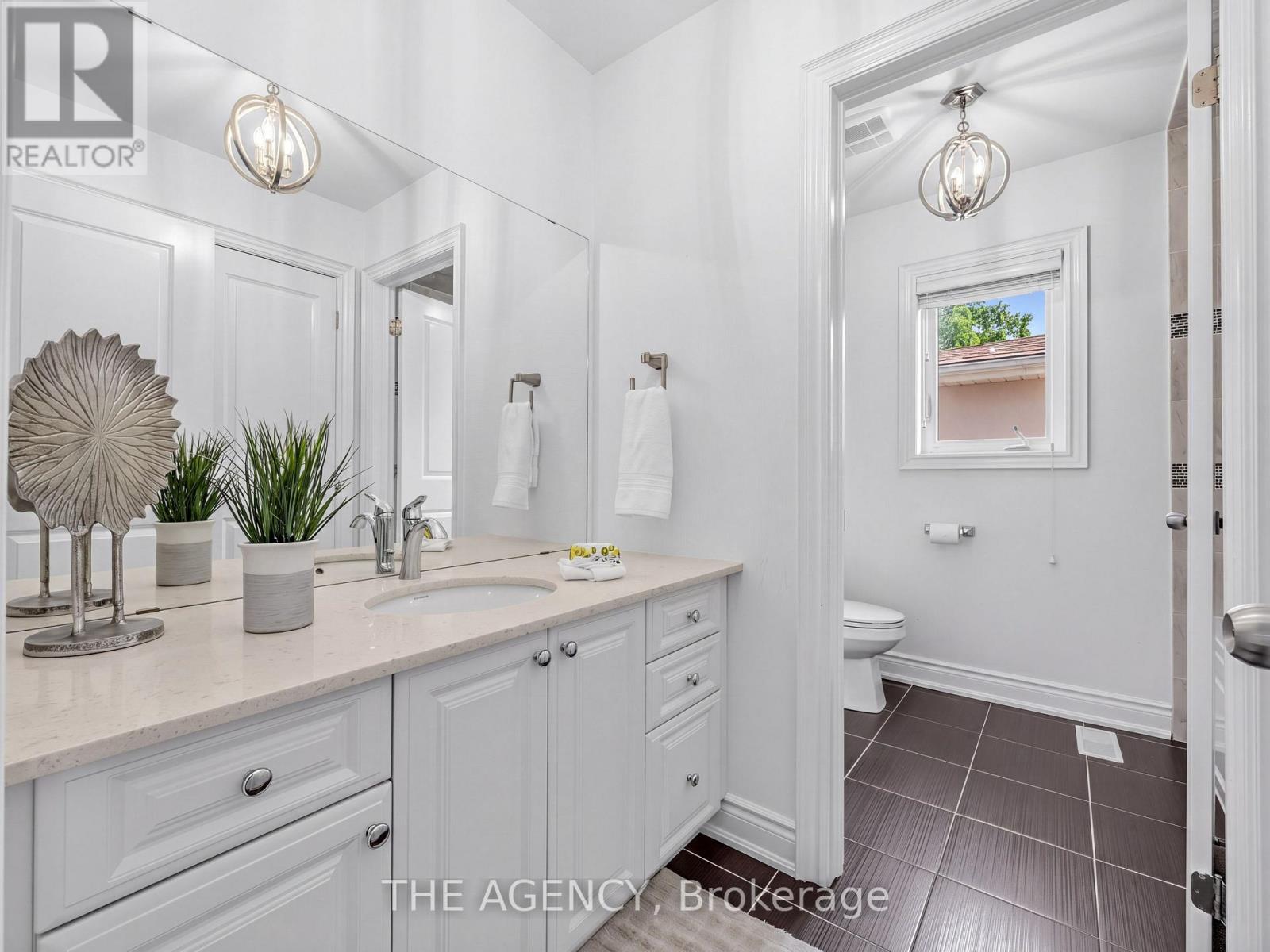 576 OAKWOOD DRIVE - 27