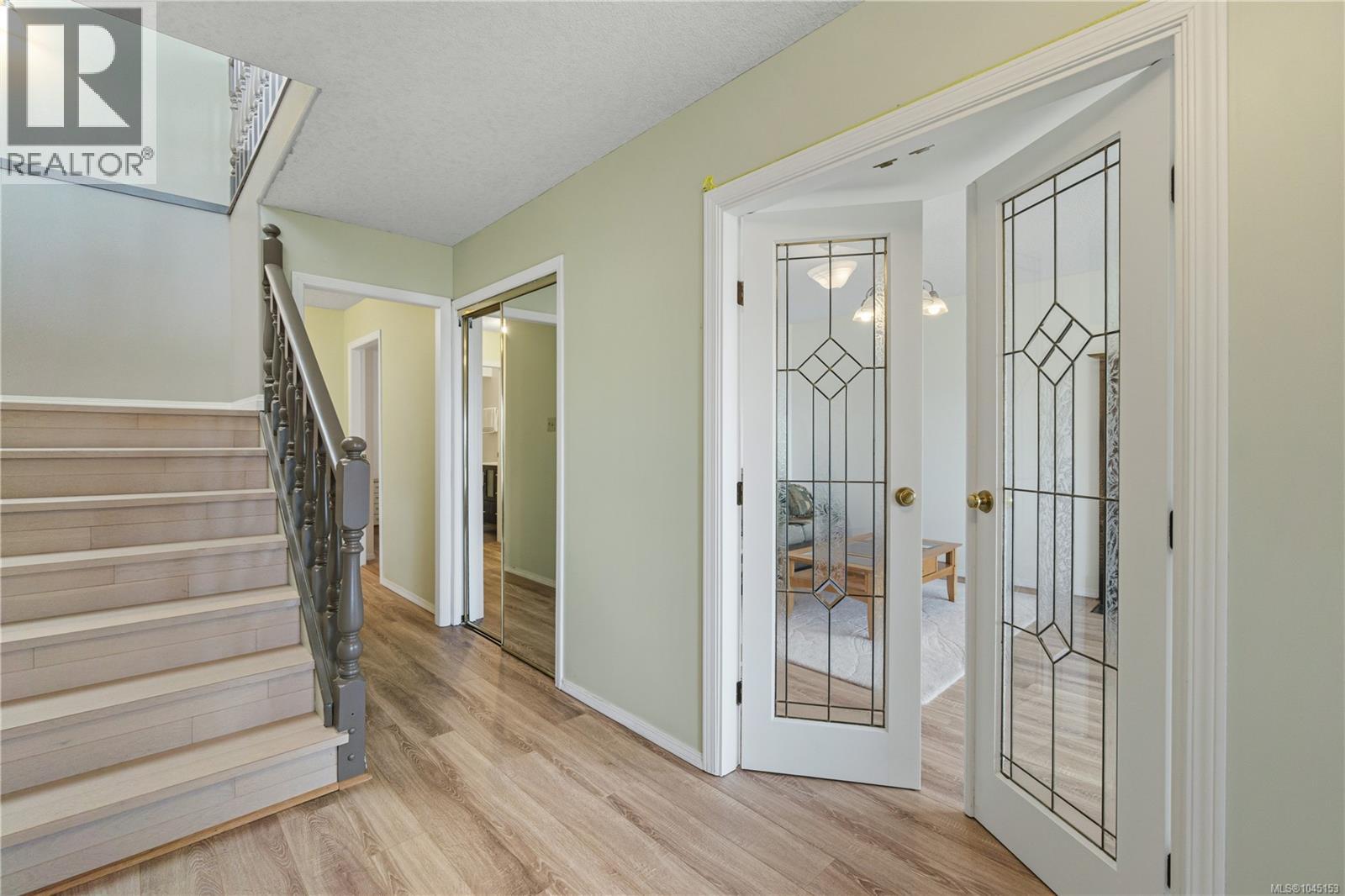 4971 Fillinger Cres - 45