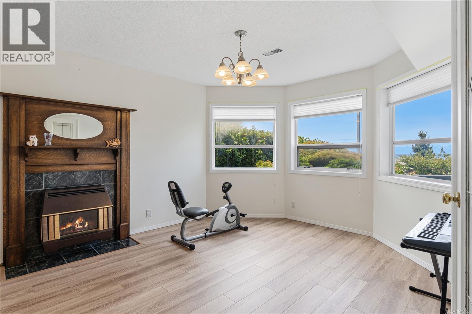 4971 Fillinger Cres - Image 44