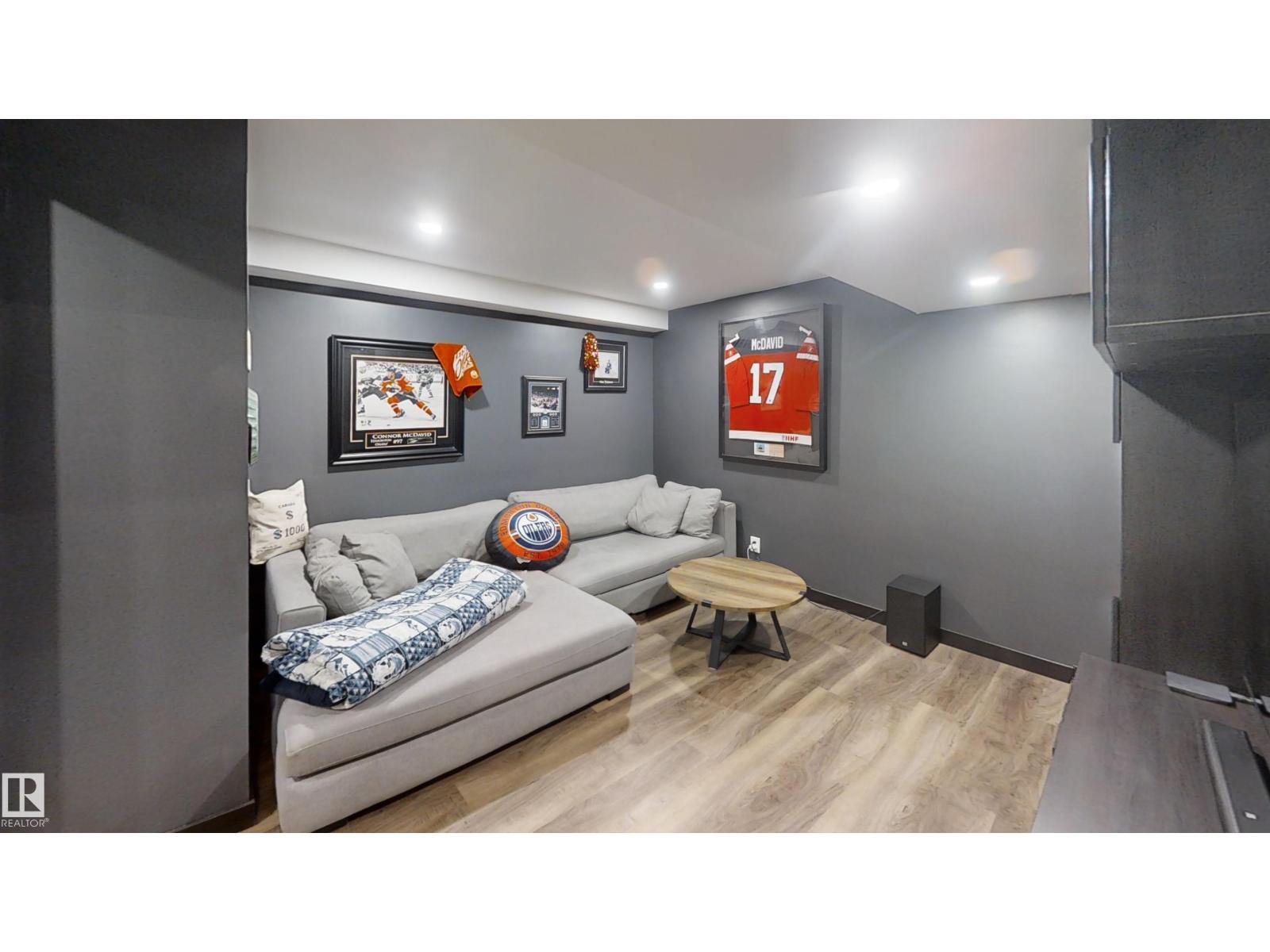 6115 95 AV NW - 24