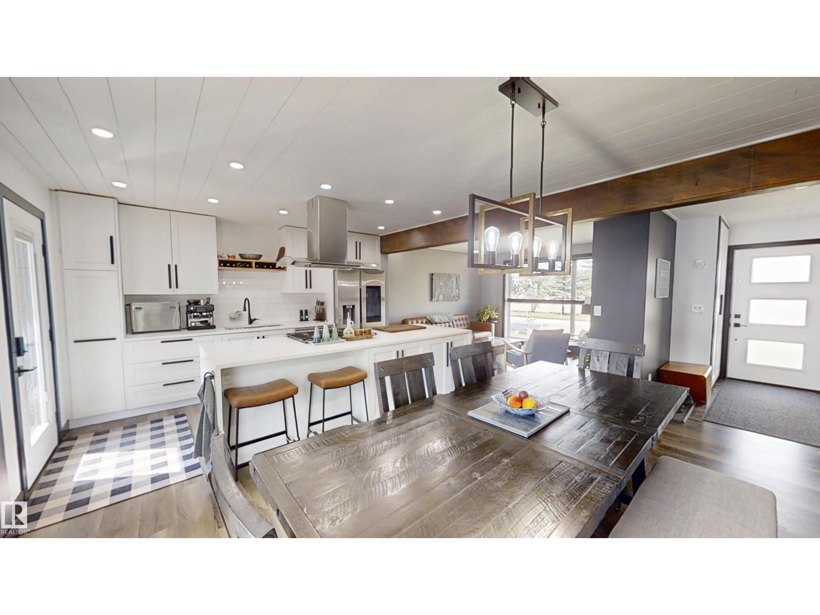 6115 95 AV NW - 9