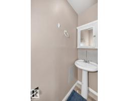 1035 Lakewood Rd N Nw, Edmonton, AB T6K3B1 Photo 47