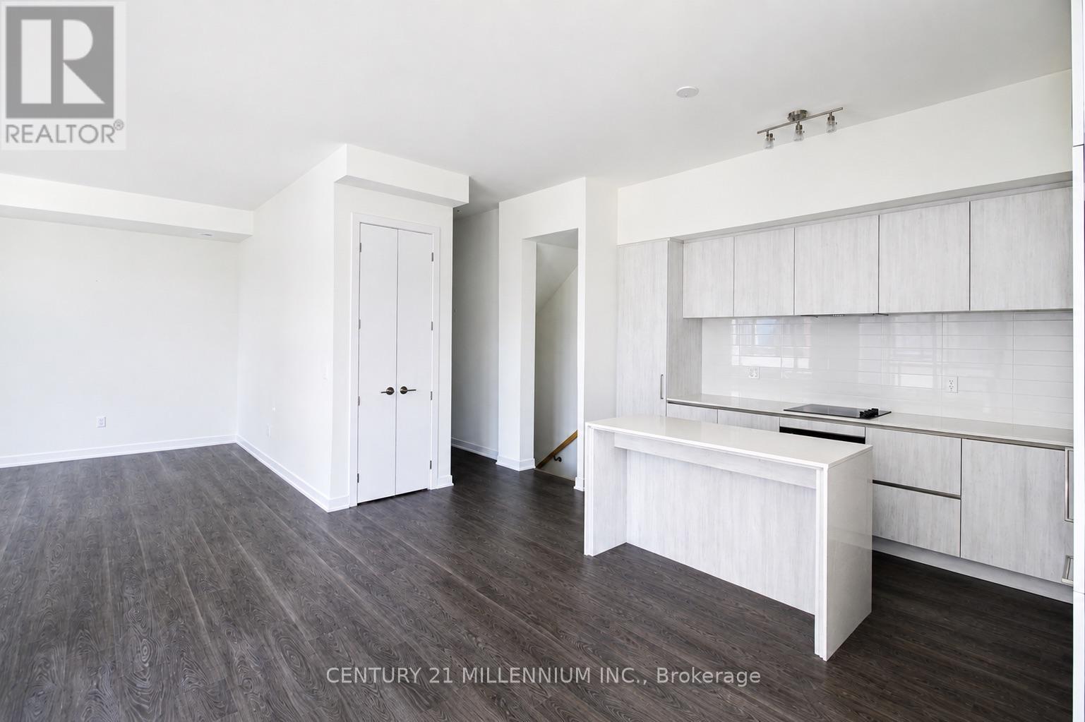 #1103 12 DAVID EYER ROAD - 10