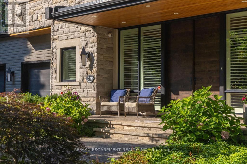 253 ROSSMORE BOULEVARD - 11